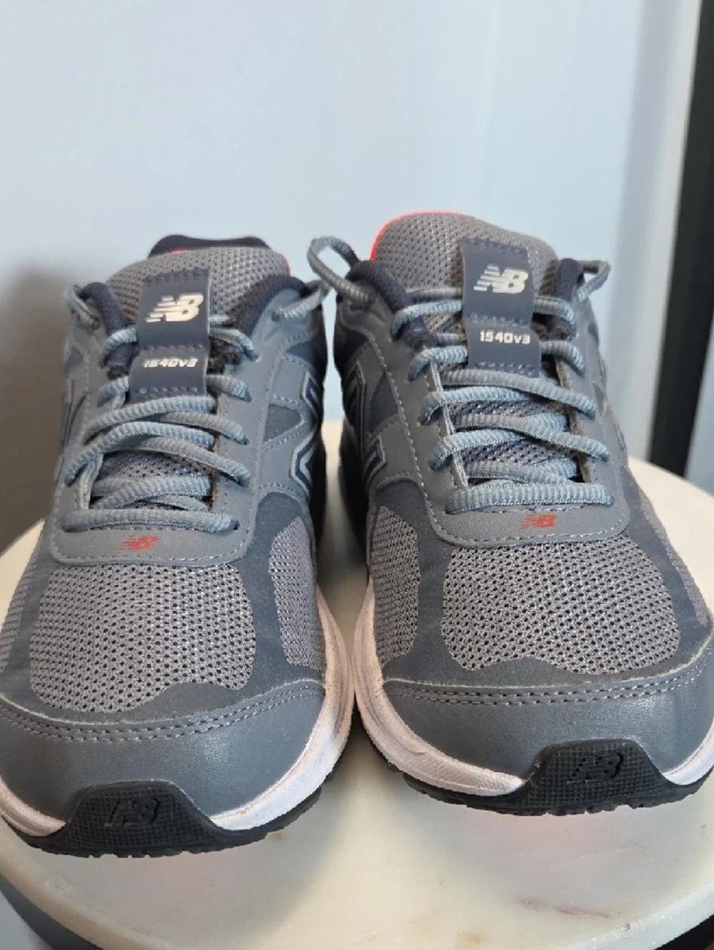 New Balance Womens 1540v3 Gray Athletic Sneakers with Coral Accent Size 7.5W